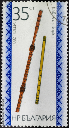 Postage stamp 'Flute and Pipe' printed in Bulgaria. Series: 'Folk Music Instruments', 1982