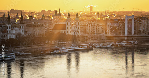 Morning in the city, Budape...