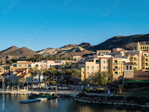 Afternoon view of the beautiful Lake Las Vegas area © Kit Leong
