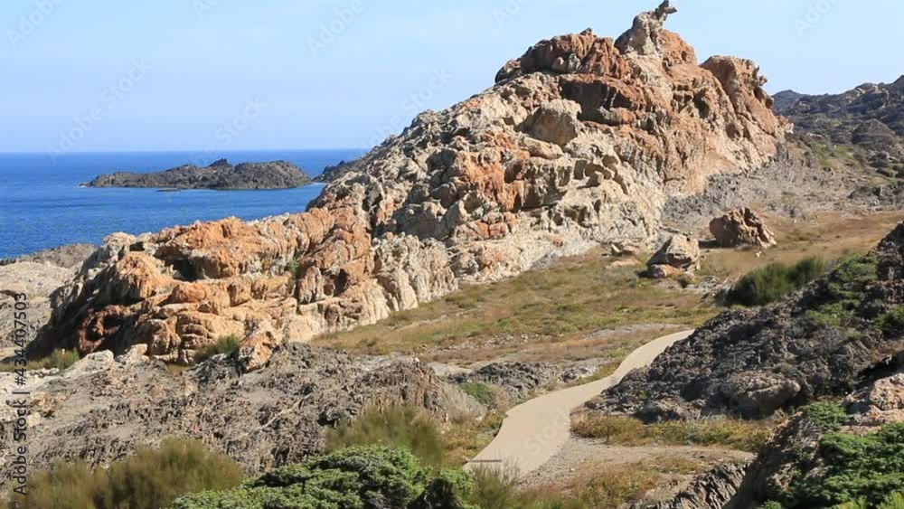 Côte méditerranéenne accidentée du Cap de Creus en Catalogne.
