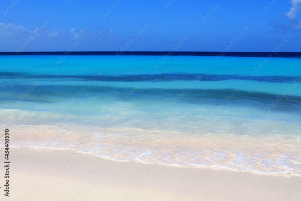 Travels in Curaçao (Curacao), ABC Islands | Klein Curacao Island, beach and surf