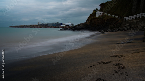 Port de St quay Portrieux en pose longue depuis la plage de la comtesse photo