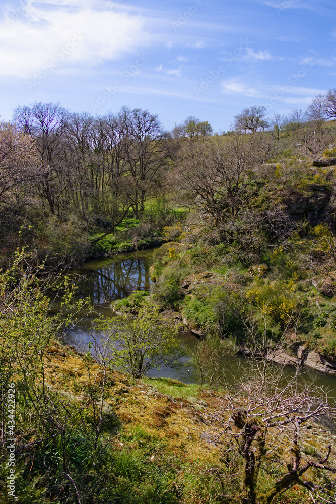 Vallée de l'Hyrôme au printemps