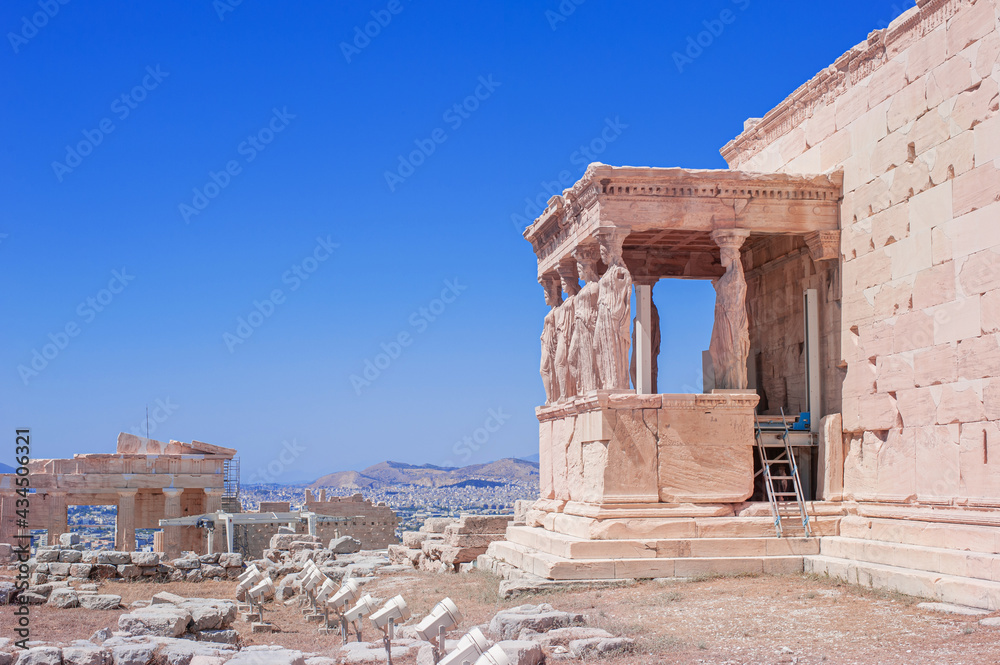 Fototapeta premium example of perfect proportions and eternal style ionic columns