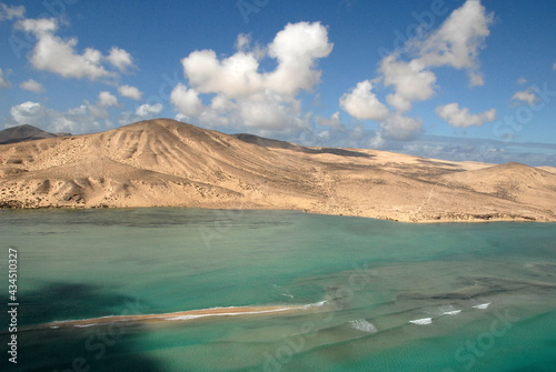 Fotografía aérea deCosta Calma al sur de la isla de Fuerteventura en Canarias