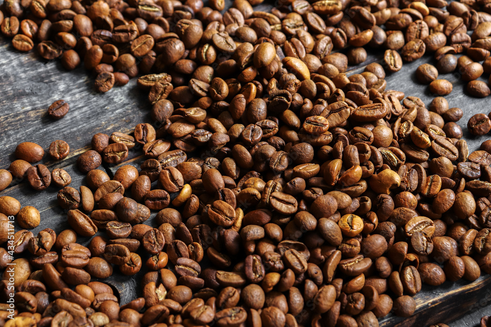 Fototapeta premium Coffee beans close up background