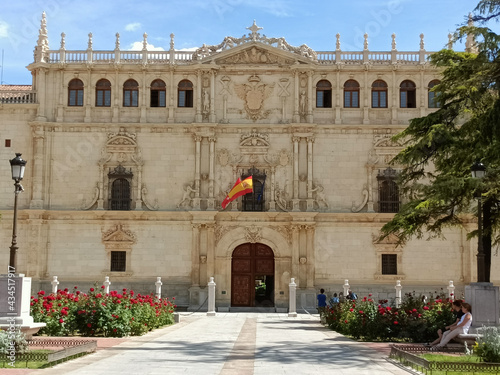 Foto Universidad cisneriana de Alcala de henares