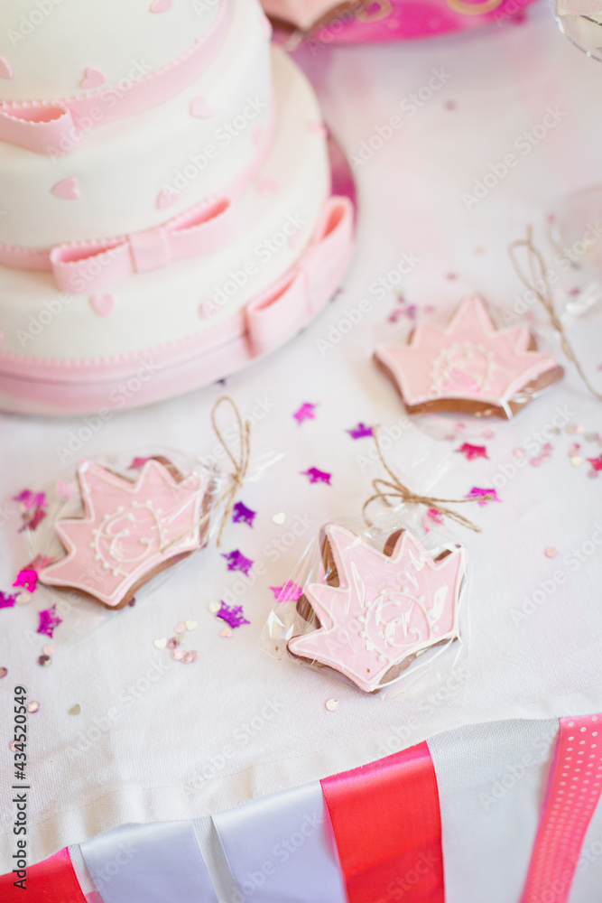 Decorative cookies for princess, bonbonnieres Decorative cookies for princess, bonbonnieres