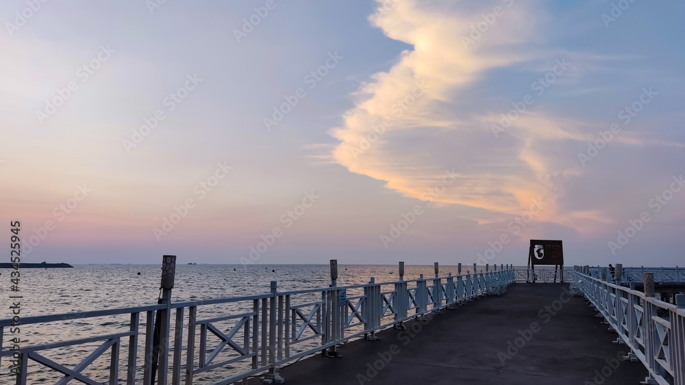 Fototapeta premium Beautiful Sunset at Ancol beach Jakarta