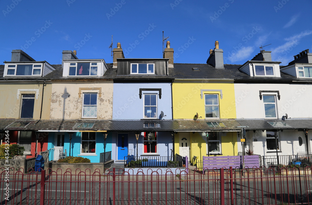 Φωτογραφία A row of old traditional terraced cottages in Porthmadog, Gwynedd, Wales, UK