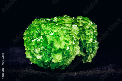 Zielony kryształ z boraksu 