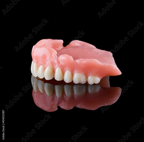 Complete maxillary denture