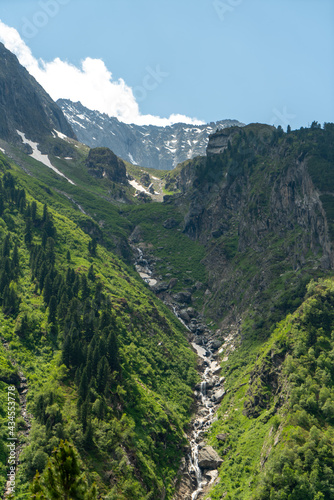 Fluß in den österreichischen Alpen bei Mayrhofen © Roberto Schettler