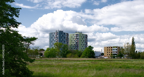 Sanierte Plattenbauten und Rückbau in Eisenhüttenstadt im Frühjahr 2021
