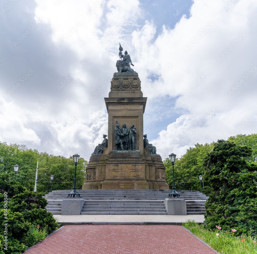 view of the Independence Monument in Den Haag