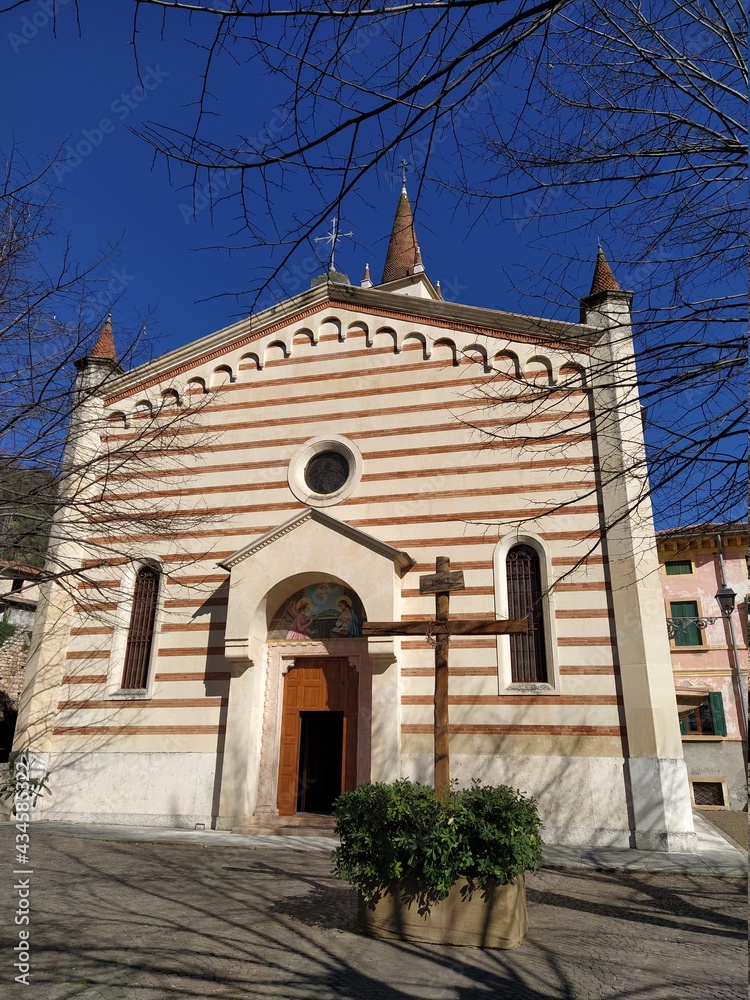 Obraz premium Santa Maria Church in Verona town