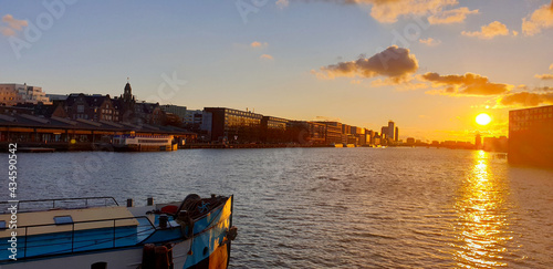 IJhaven, Verbindingsdam, Amsterdam (Coordinates 52°22'30.858