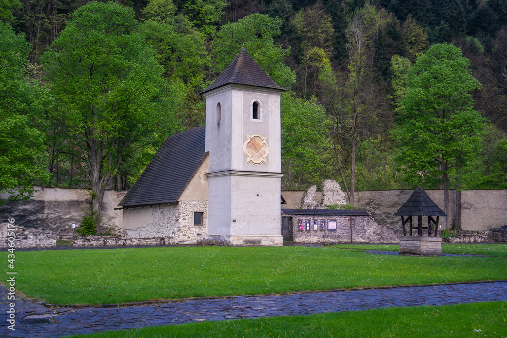 Czerwony Klasztor, Słowacja