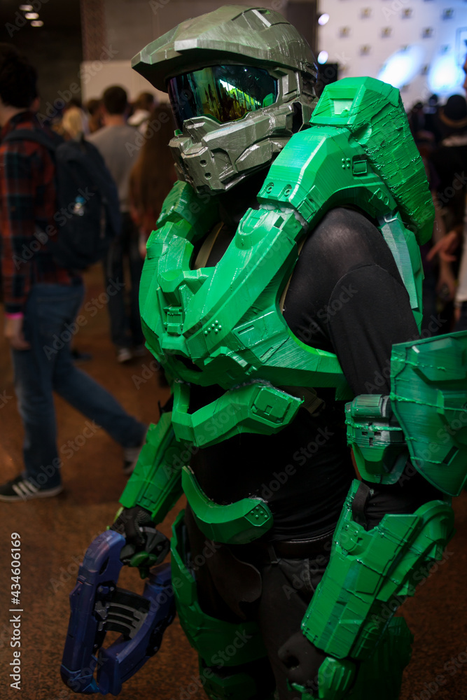 Obraz premium Kiev, Ukraine - May 20, 2018: Comic Con, an annual festival of geek culture in Kiev, Ukraine. Cosplayers in costumes. People in costumes of characters in the HALO game, Marvel, DC Universe