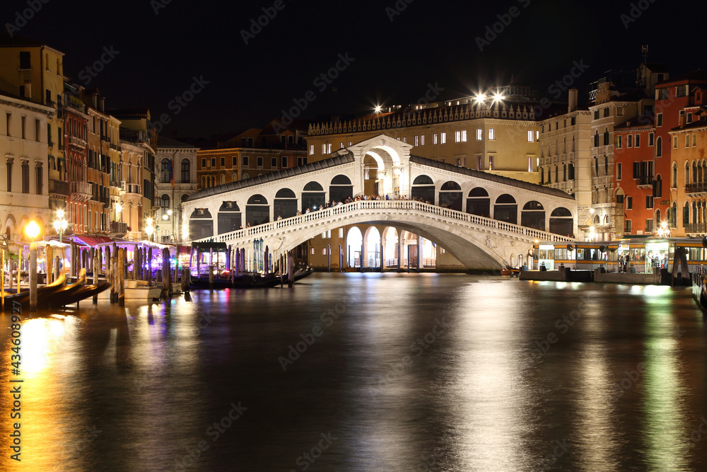 Night view of Rialto bridge. Venice