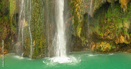 Cascade de Sillans-la-Cascade dans le Var, Lubéron, sud de la France.