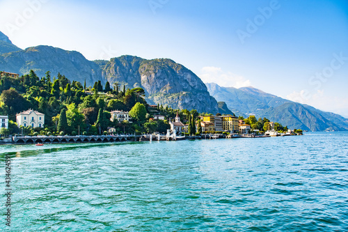 Blick auf das schöne Städtchen Cadenabbia am Comer See, Italien