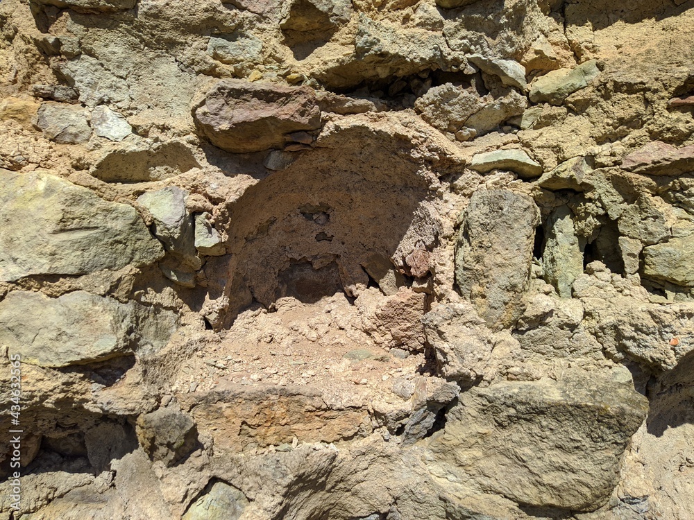 Obraz premium texture of old and destroyed foundation in the daytime