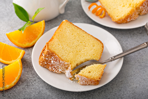 Photographie Traditional vanilla pound cake with orange extract, Bundt cake