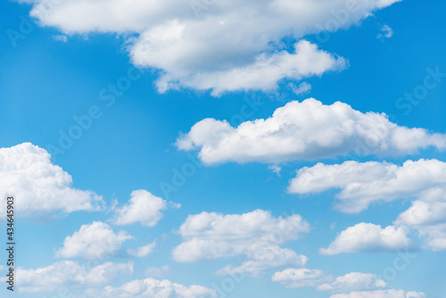 Fototapeta Naklejka Na Ścianę i Meble -  Clouds on the blue sky.