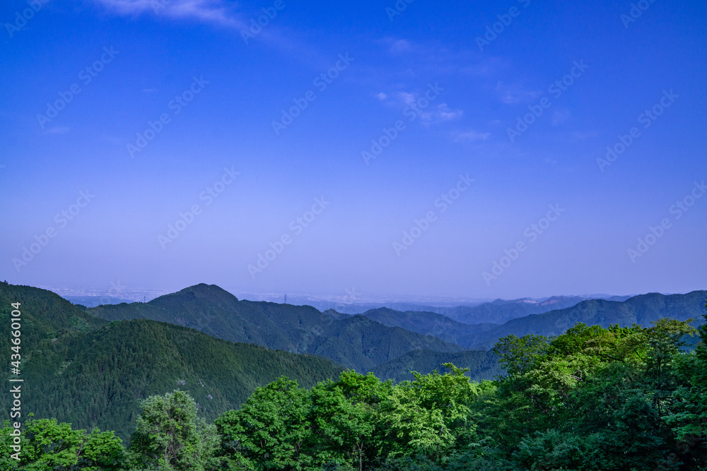 新緑の御岳山　長尾平からの風景