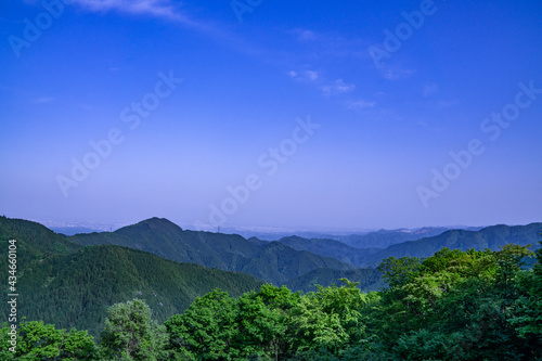 新緑の御岳山 長尾平からの風景