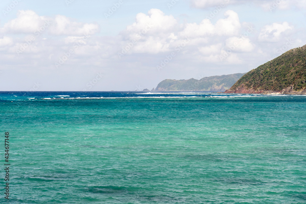 Fototapeta premium 奄美大島の名瀬市 朝仁海岸