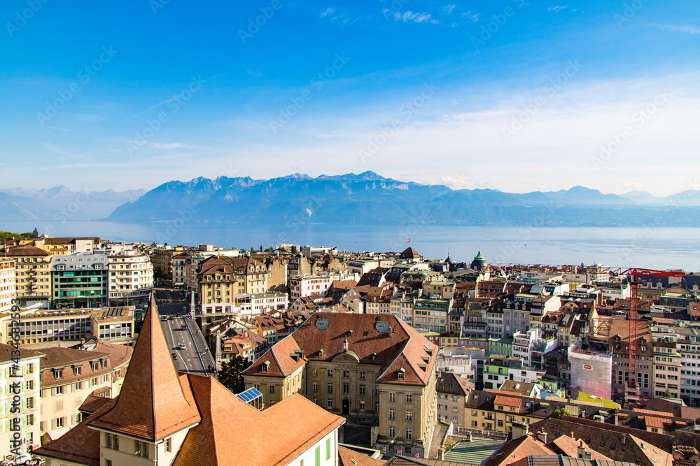 Vue sur la ville de Lausanne depuis le haut du clocher de la cathédrale de Lausanne (Canton de Vaud, Suisse)