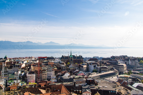 Vue sur la ville de Lausanne depuis le haut du clocher de la cathédrale de Lausanne (Canton de Vaud, Suisse)