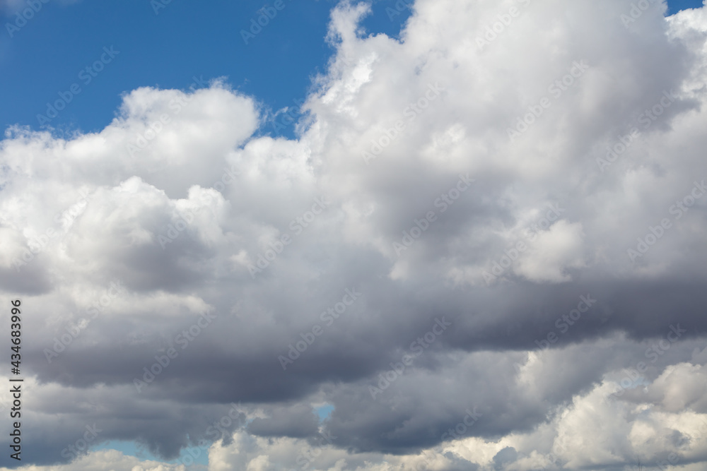 Obraz premium Sky with clouds as background