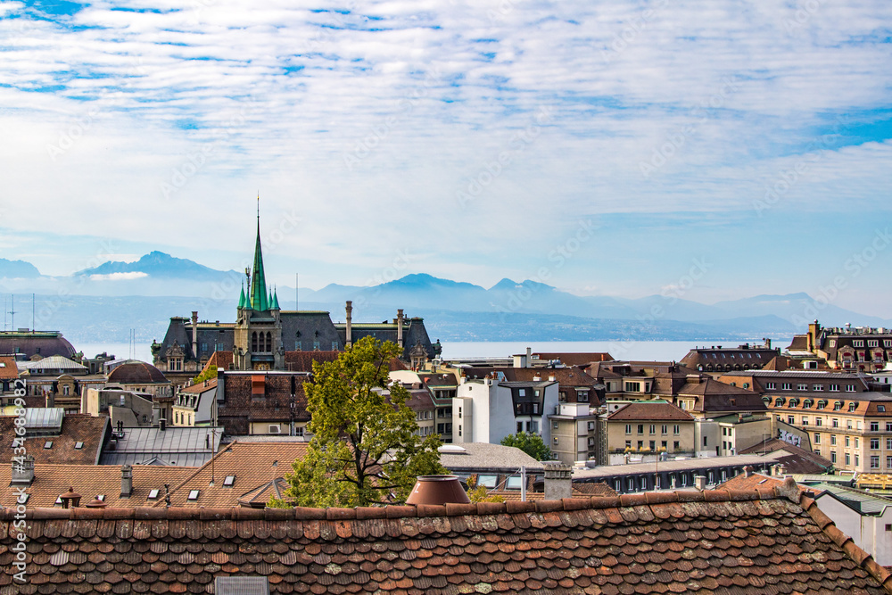 Vue sur la ville de Lausanne depuis la place de la Cathédrale (Canton de Vaud, Suisse)