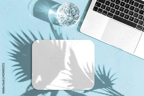 Quadro su tela Laptop mouse pad mockup shadow Home office workplace flatlay