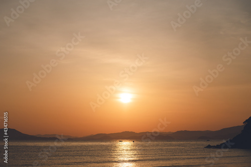 唐津湾「相賀の浜」からの朝日 佐賀観光