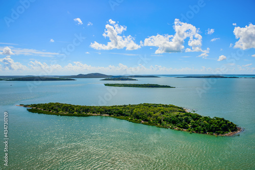 Fototapeta Naklejka Na Ścianę i Meble -  Picnic Island, Port Curtis, near Gladstone, Queensland