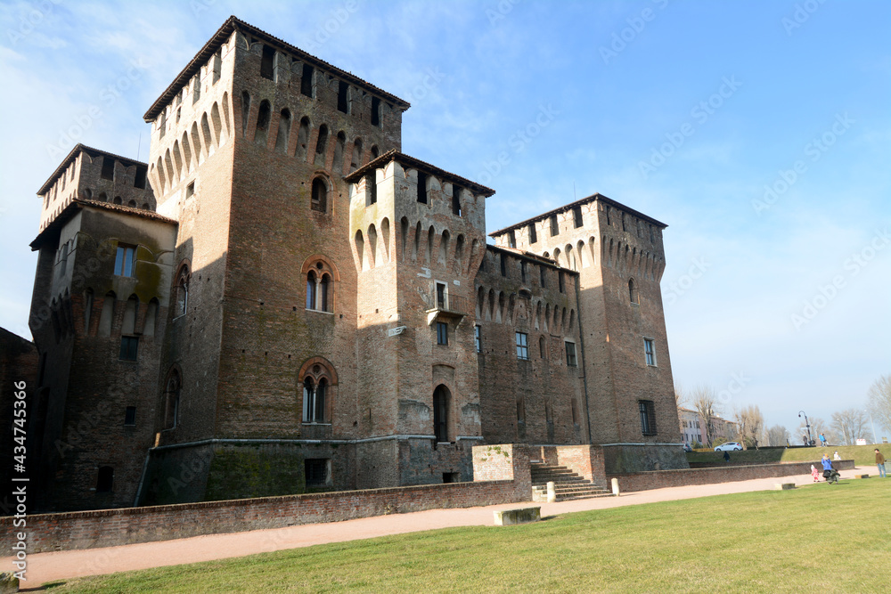 Mantua is a Lombard city. It is known for the Renaissance architecture of the buildings erected by the Gonzagas as the Castle of Mantua and Cavallerizza garden.
