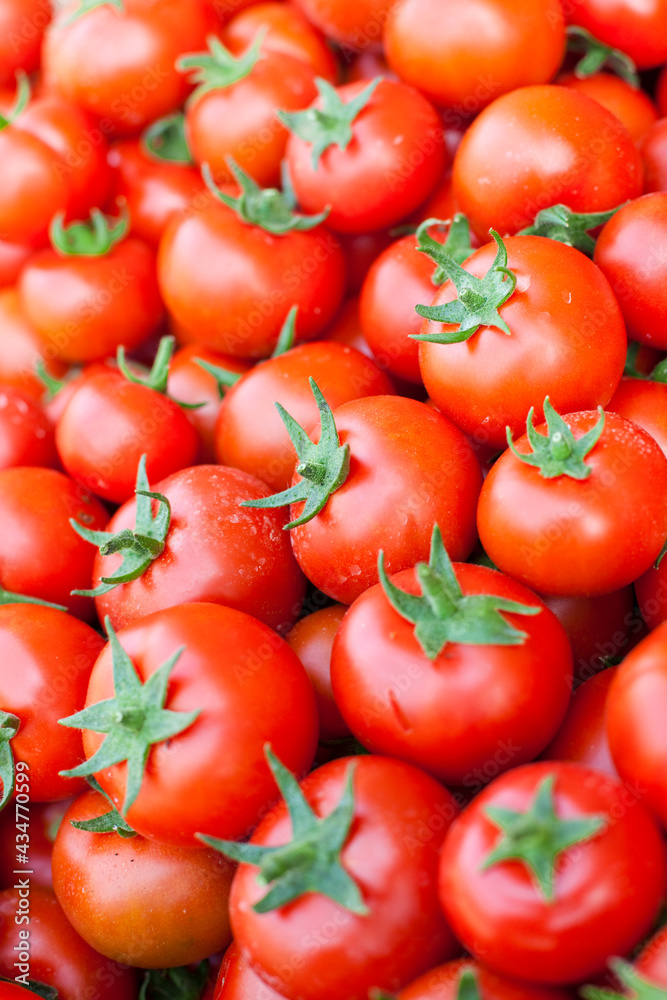 Many tomatoes