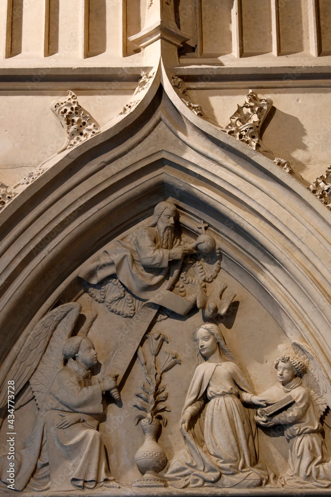Obraz premium Jacques Coeur Palace, Bourges, France. Chapel tympanum