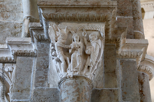 Fototapeta Saint Mary Magdalene basilica, Vezelay, France. Capital