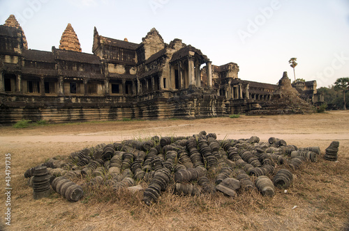 Obraz na plátne Angkor Wat archaeologic temple ruins at Siem reap, Cambodia.
