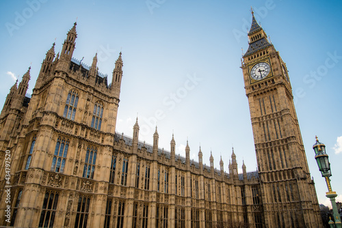 Canvastavla London, UK - February 4, 2017: Wide angle close up of the Big Ben clock tower and Parliament gorgeous architecture with clear blue skies