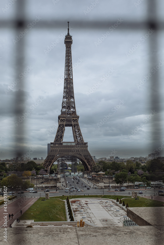 Obraz premium view of the Eiffel Tower 