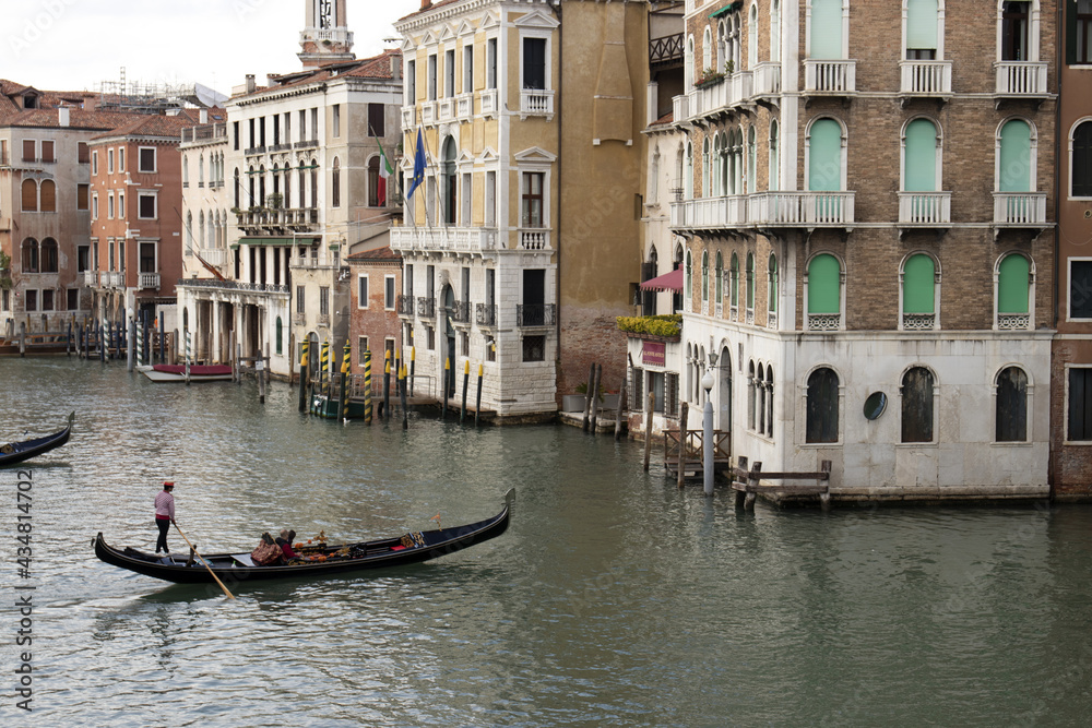Gondola sul canal grande di venezia