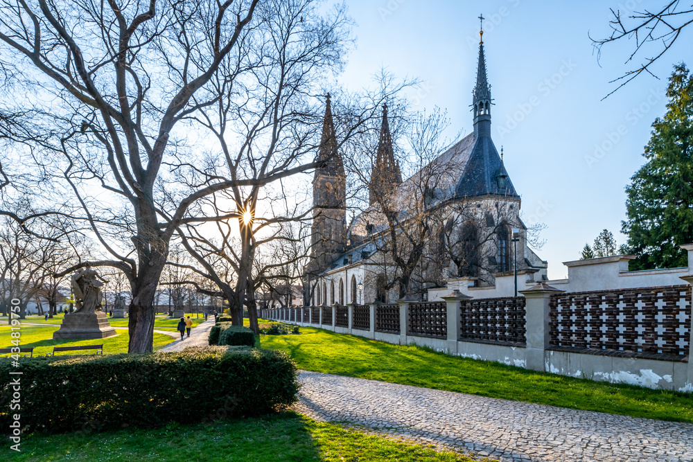 Obraz premium Basilica of St Peter and St Paul in Vysehrad, Prague, Czech Republic