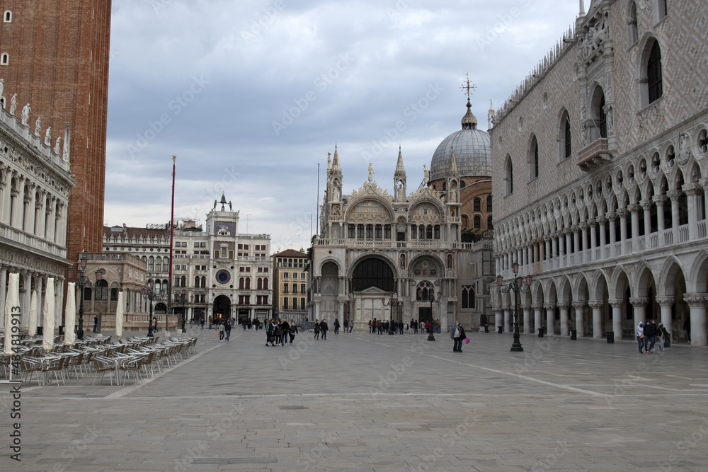 Vista chiesa piazza san marco venezia