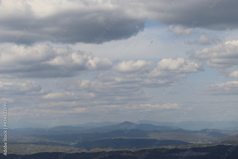 Obraz premium 青空を背景にしたの本の美しい風景